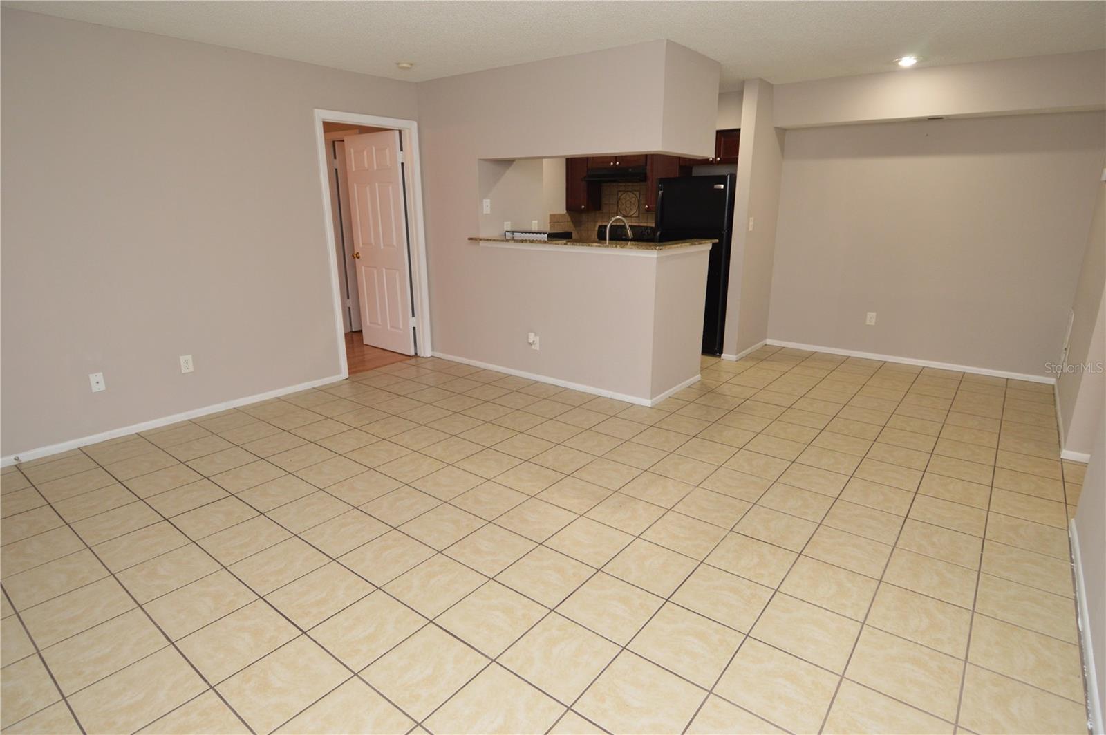 THE GRAND RESERVE CONDO - Residential Lease