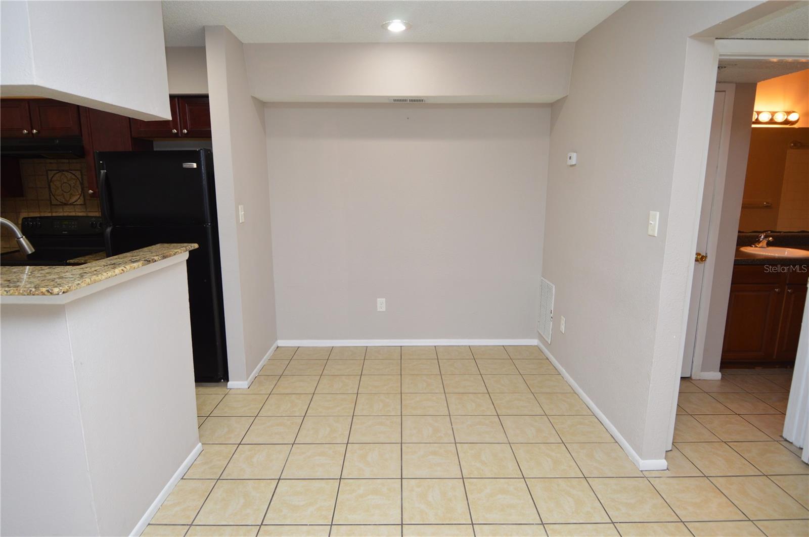 THE GRAND RESERVE CONDO - Residential Lease