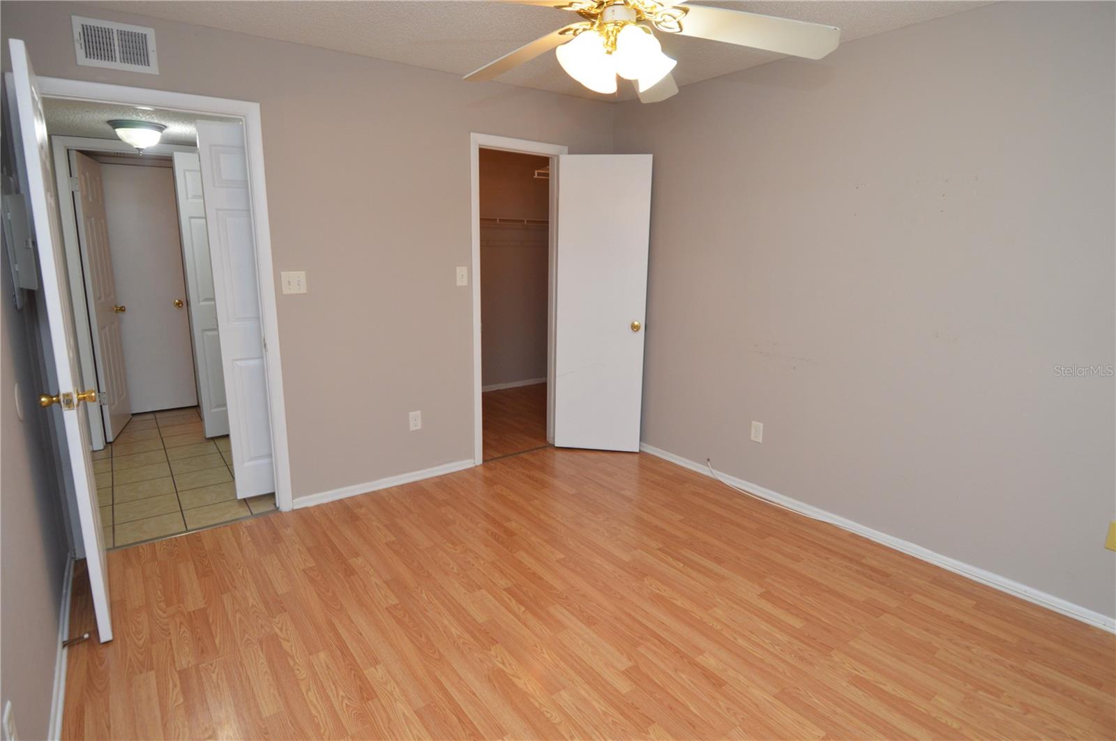 THE GRAND RESERVE CONDO - Residential Lease