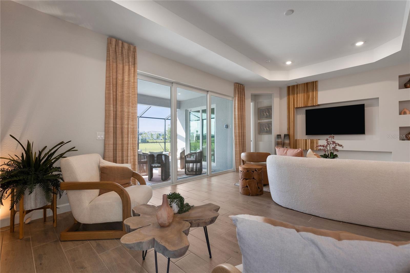 CALUSA COUNTRY CLUB - Residential