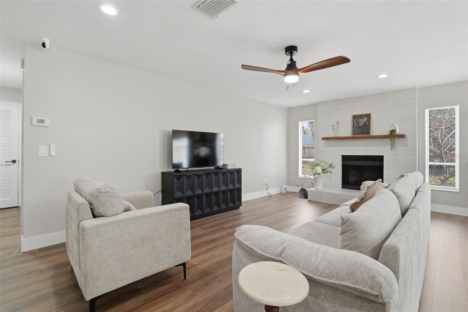 ENGLEWOOD PARK - Residential