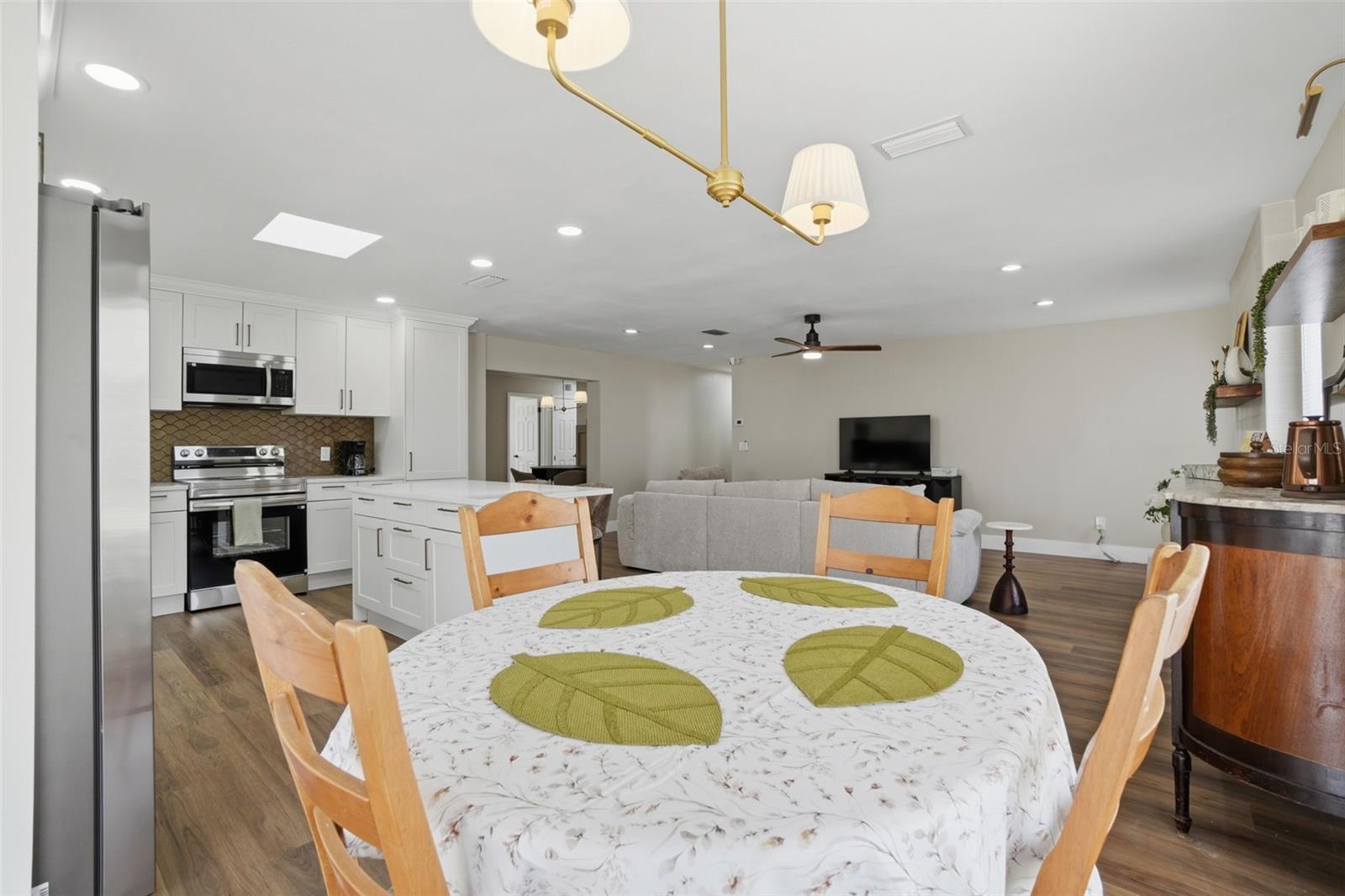 ENGLEWOOD PARK - Residential