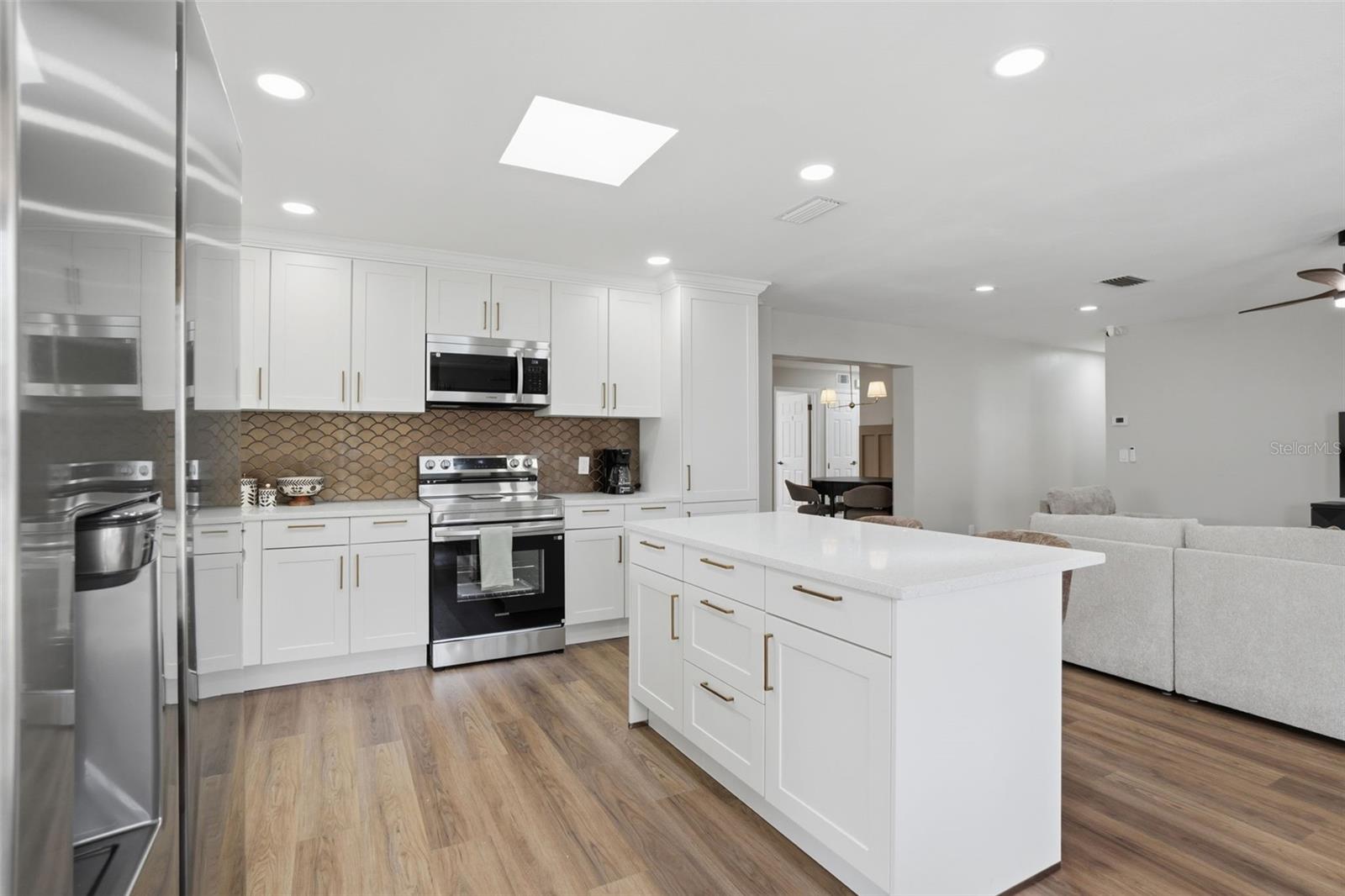 ENGLEWOOD PARK - Residential