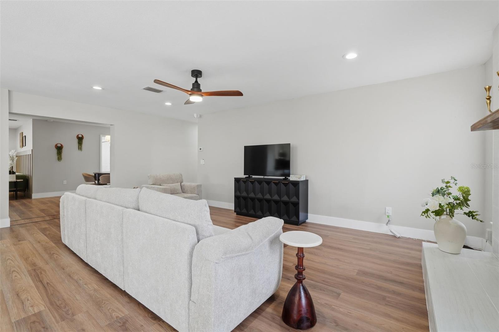 ENGLEWOOD PARK - Residential