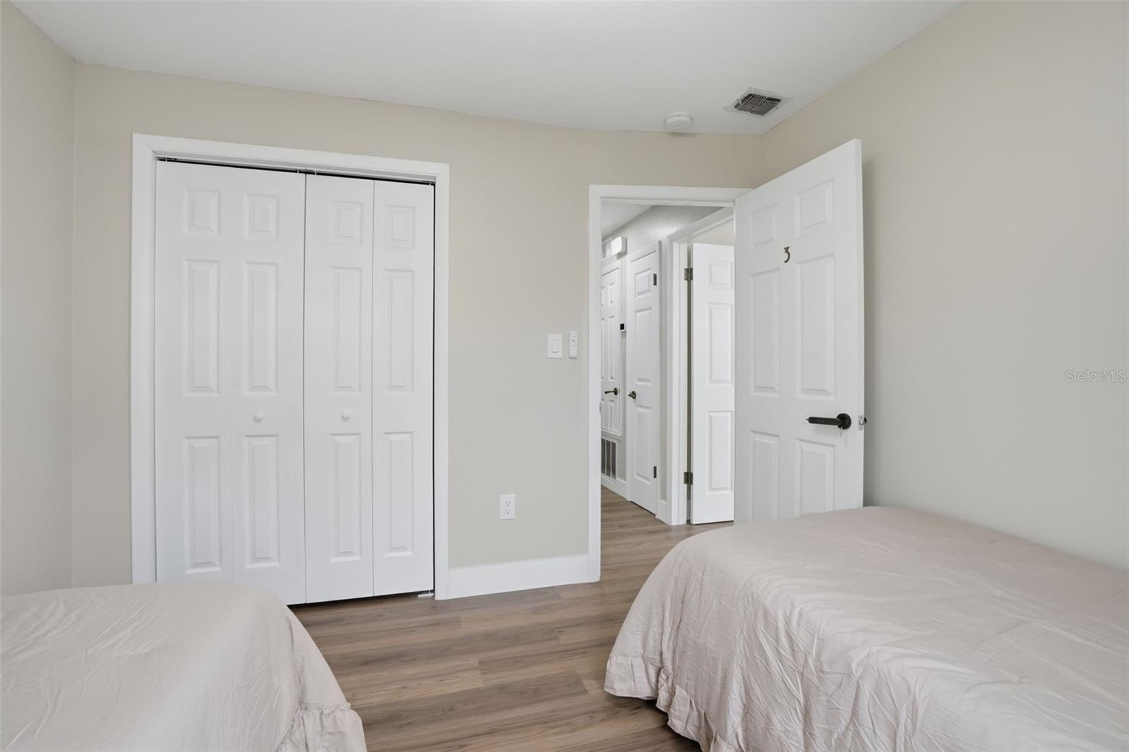 ENGLEWOOD PARK - Residential