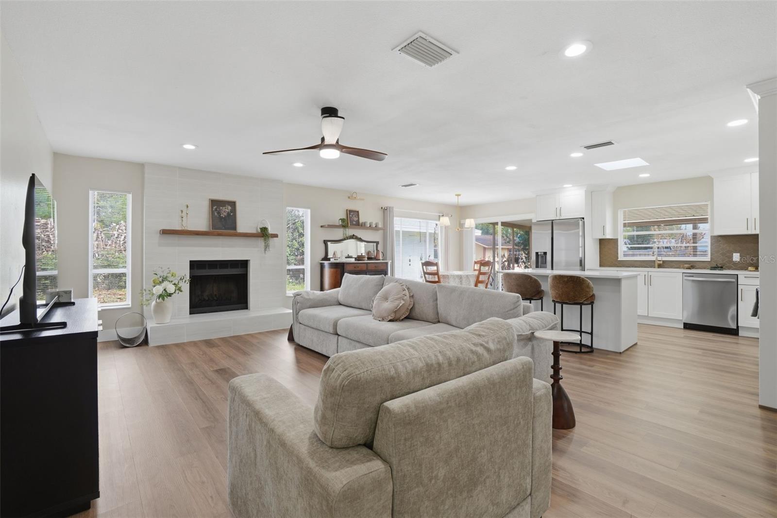 ENGLEWOOD PARK - Residential