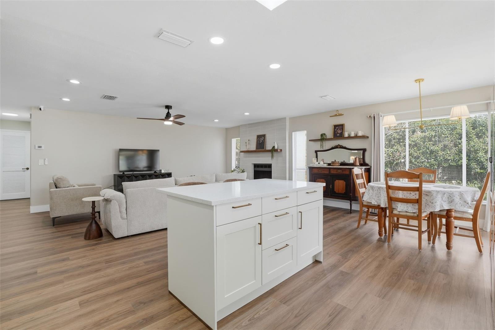 ENGLEWOOD PARK - Residential