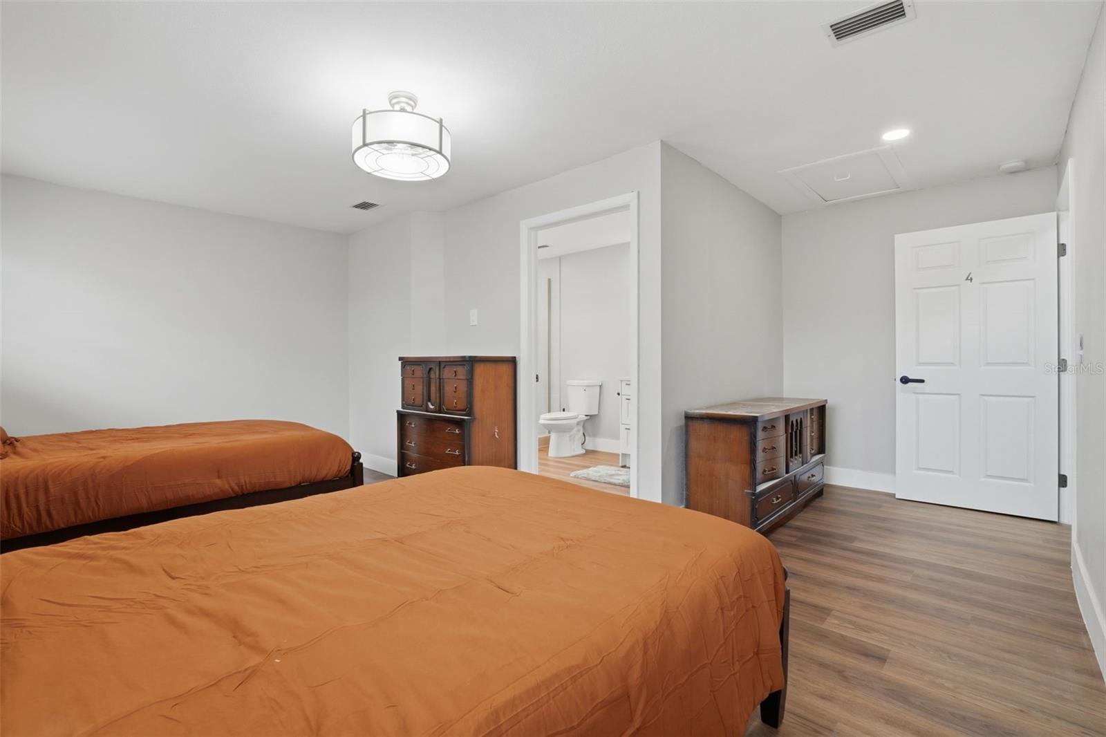 ENGLEWOOD PARK - Residential