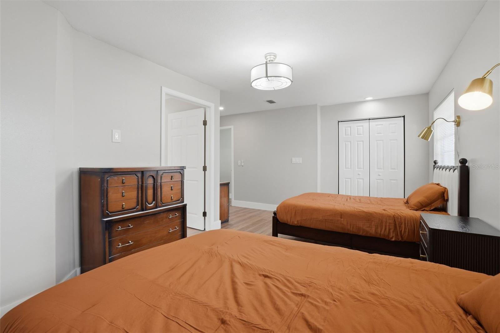 ENGLEWOOD PARK - Residential