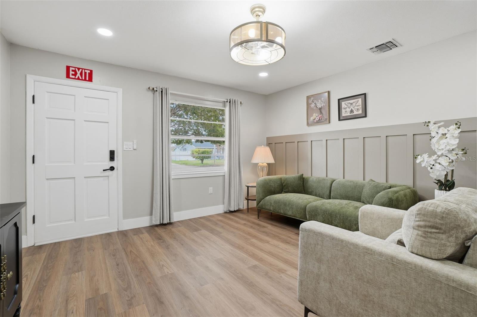 ENGLEWOOD PARK - Residential