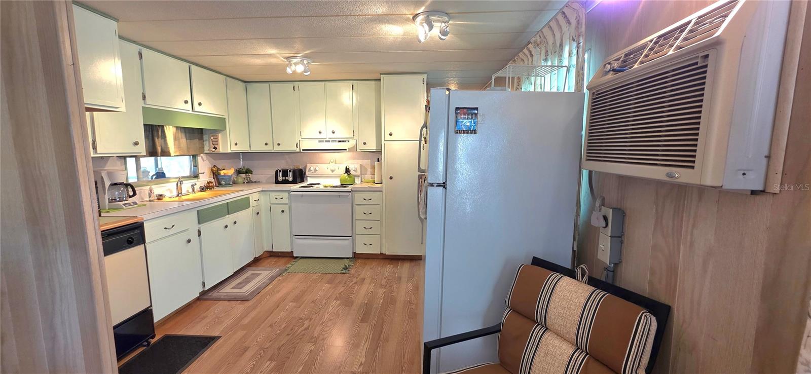 UNREC SUB OF TRACTS 5 & 12 OF ZEPHYRHILLS COLONY - Residential