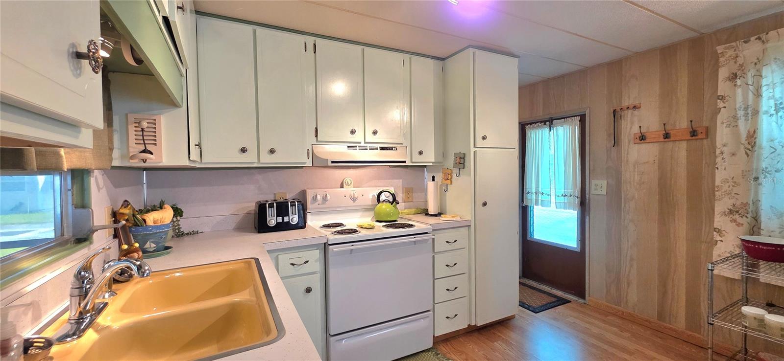 UNREC SUB OF TRACTS 5 & 12 OF ZEPHYRHILLS COLONY - Residential