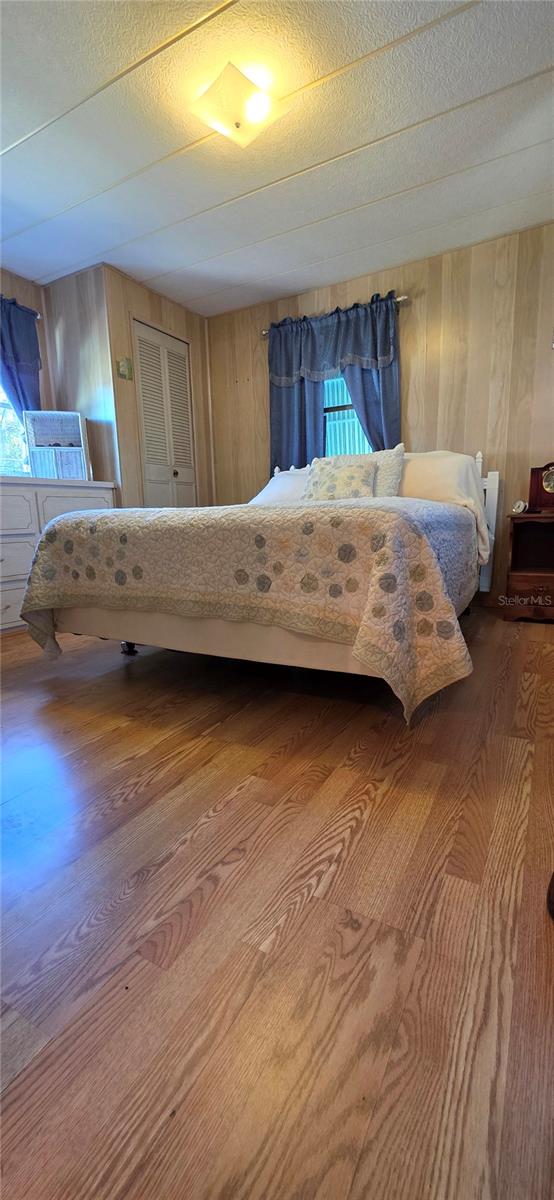 UNREC SUB OF TRACTS 5 & 12 OF ZEPHYRHILLS COLONY - Residential