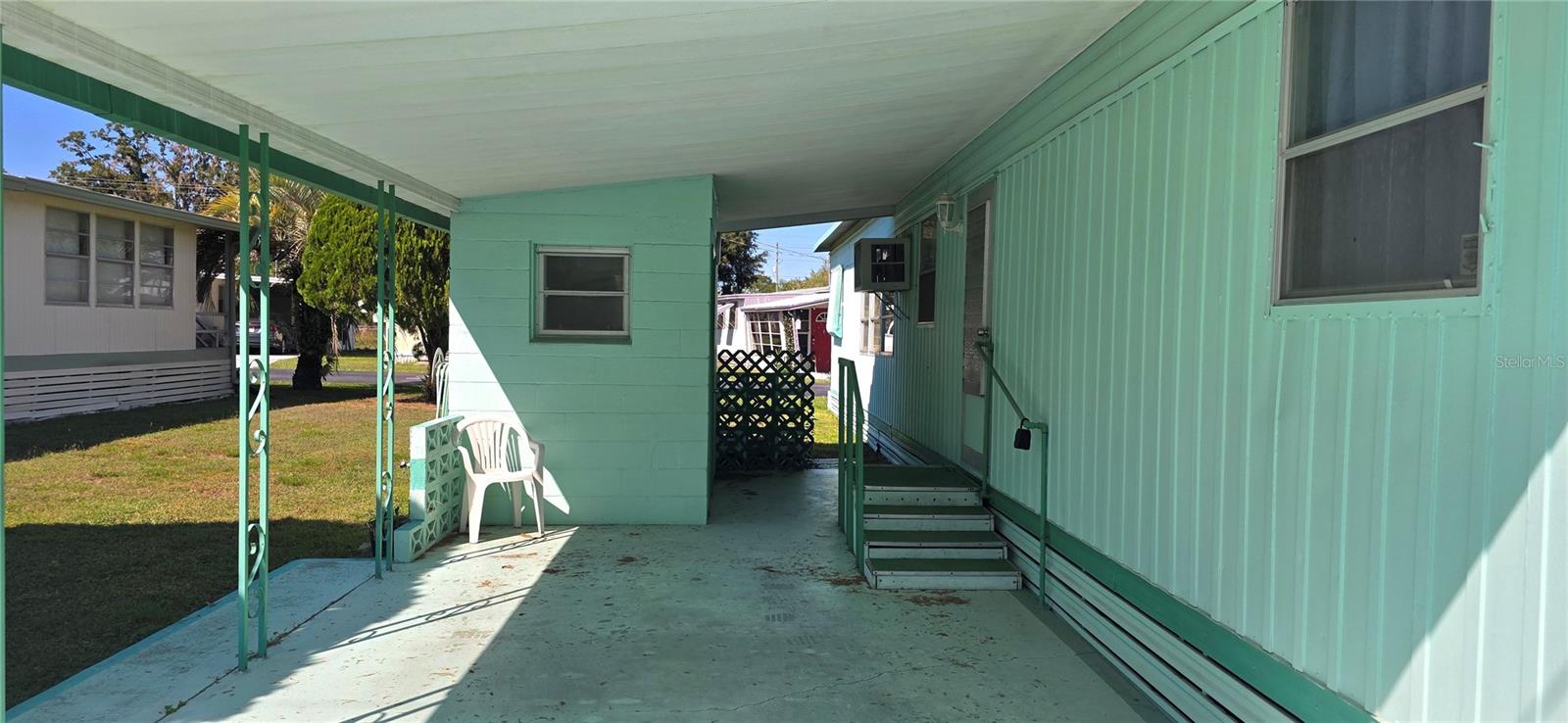 UNREC SUB OF TRACTS 5 & 12 OF ZEPHYRHILLS COLONY - Residential