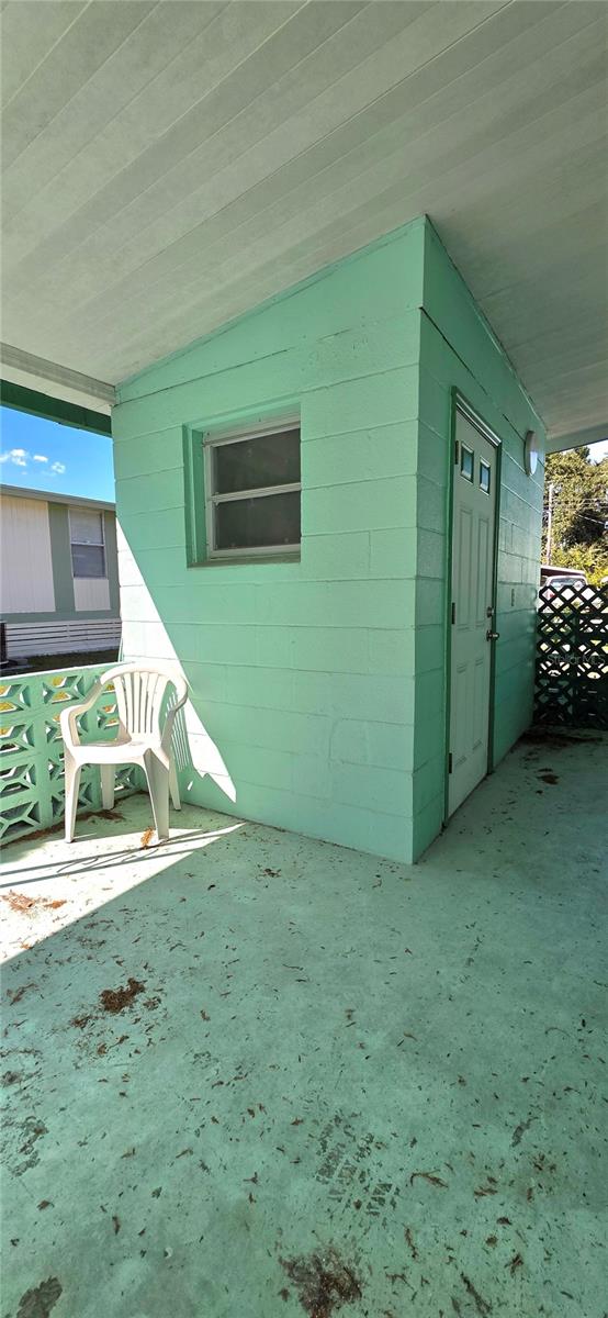 UNREC SUB OF TRACTS 5 & 12 OF ZEPHYRHILLS COLONY - Residential