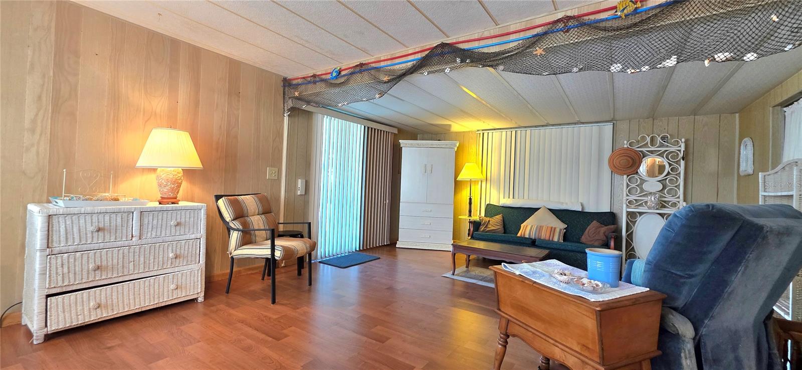 UNREC SUB OF TRACTS 5 & 12 OF ZEPHYRHILLS COLONY - Residential