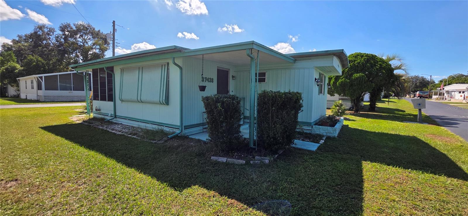 UNREC SUB OF TRACTS 5 & 12 OF ZEPHYRHILLS COLONY - Residential