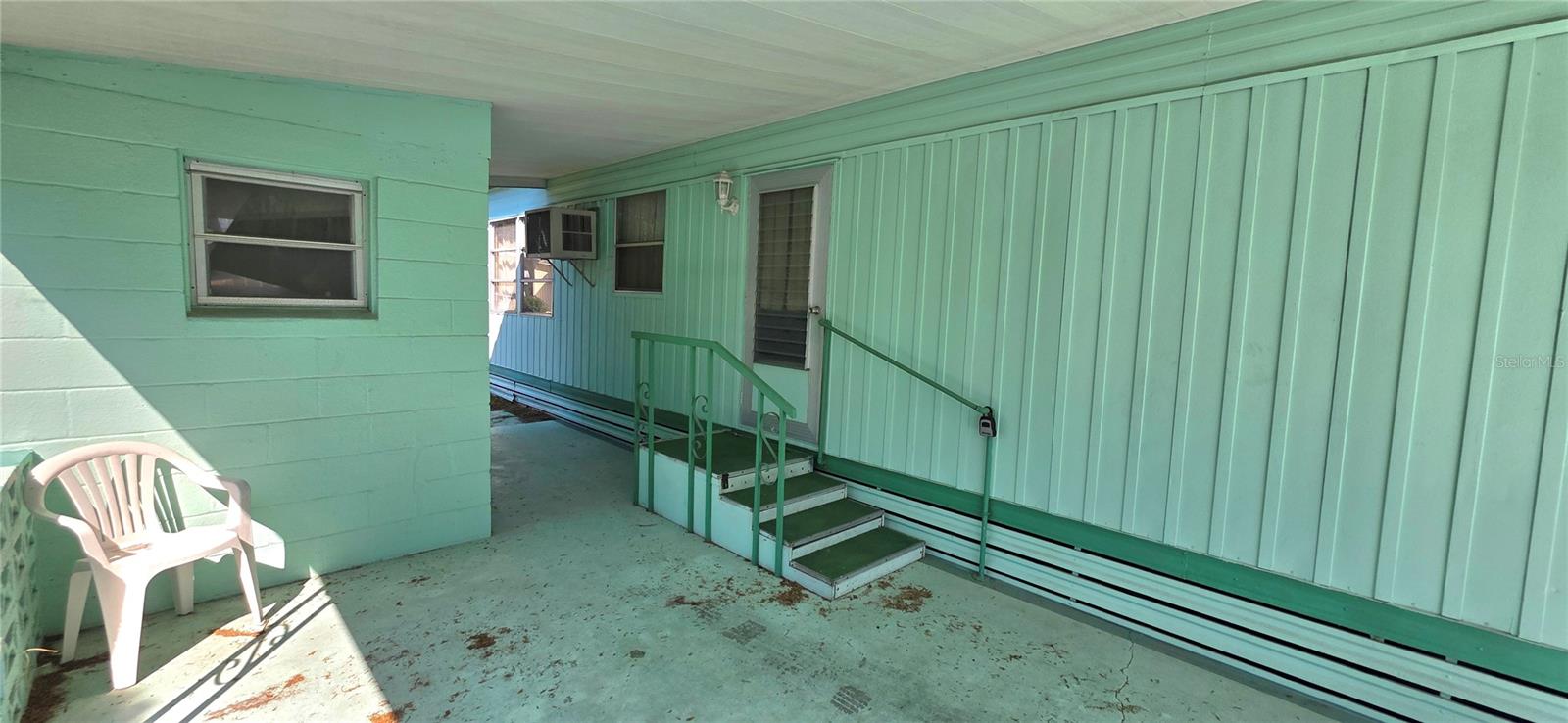 UNREC SUB OF TRACTS 5 & 12 OF ZEPHYRHILLS COLONY - Residential