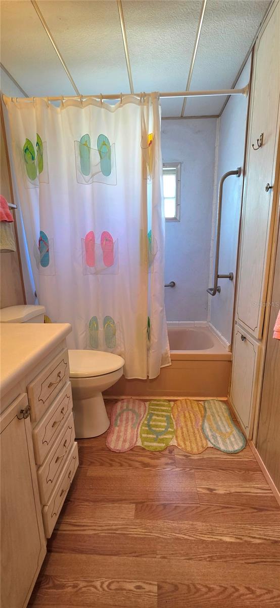 UNREC SUB OF TRACTS 5 & 12 OF ZEPHYRHILLS COLONY - Residential