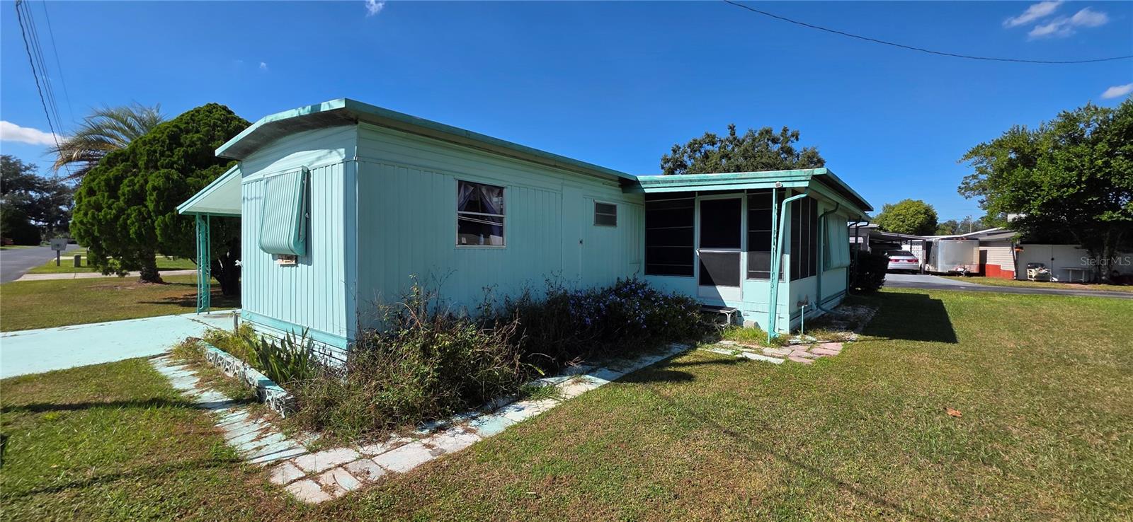 UNREC SUB OF TRACTS 5 & 12 OF ZEPHYRHILLS COLONY - Residential