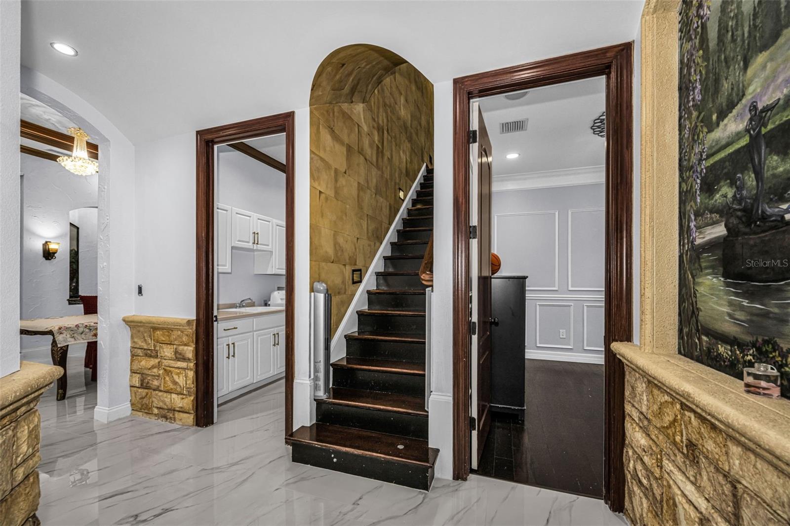 CHAMPIONS CLUB - Residential