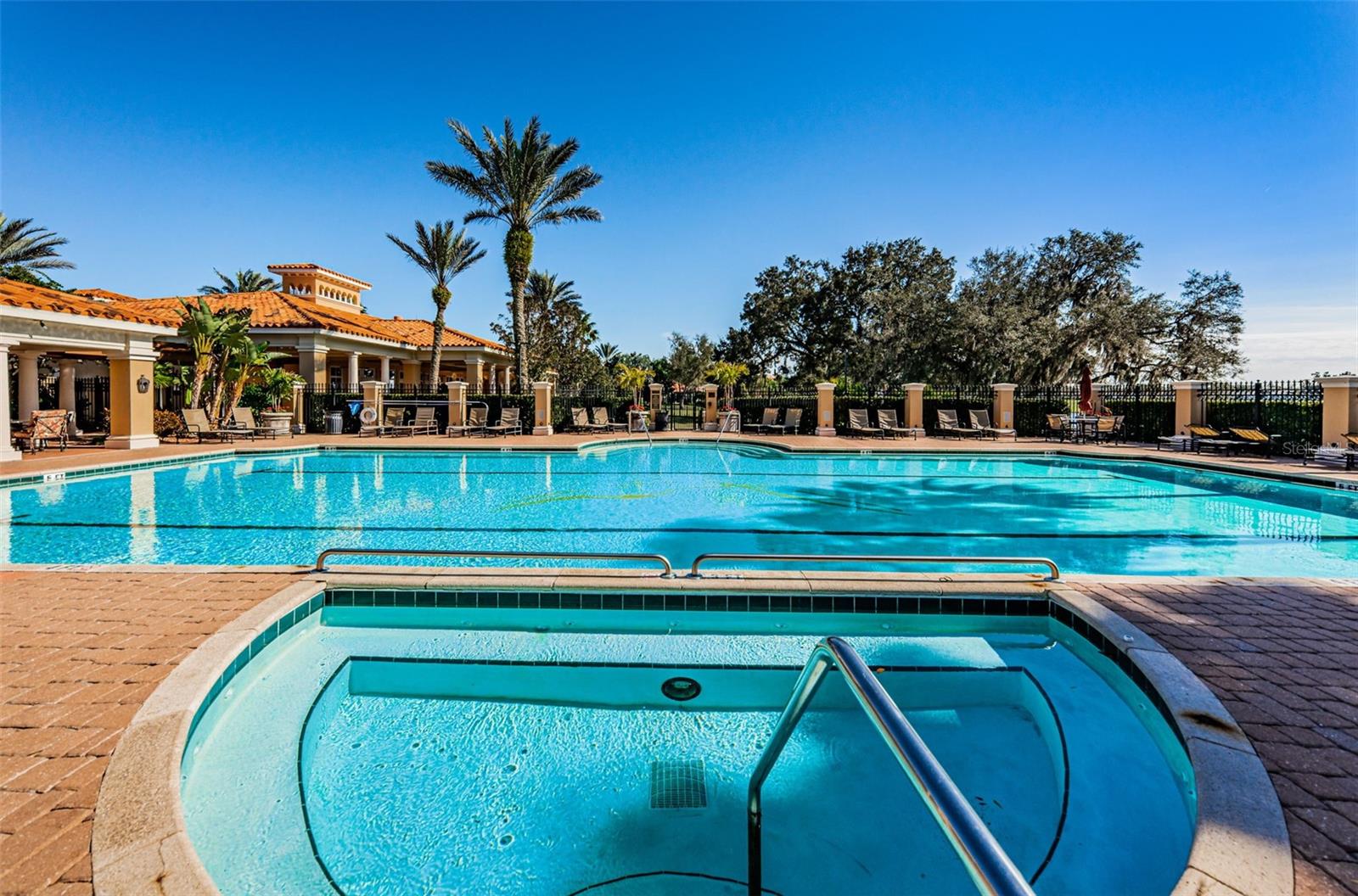 CHAMPIONS CLUB - Residential