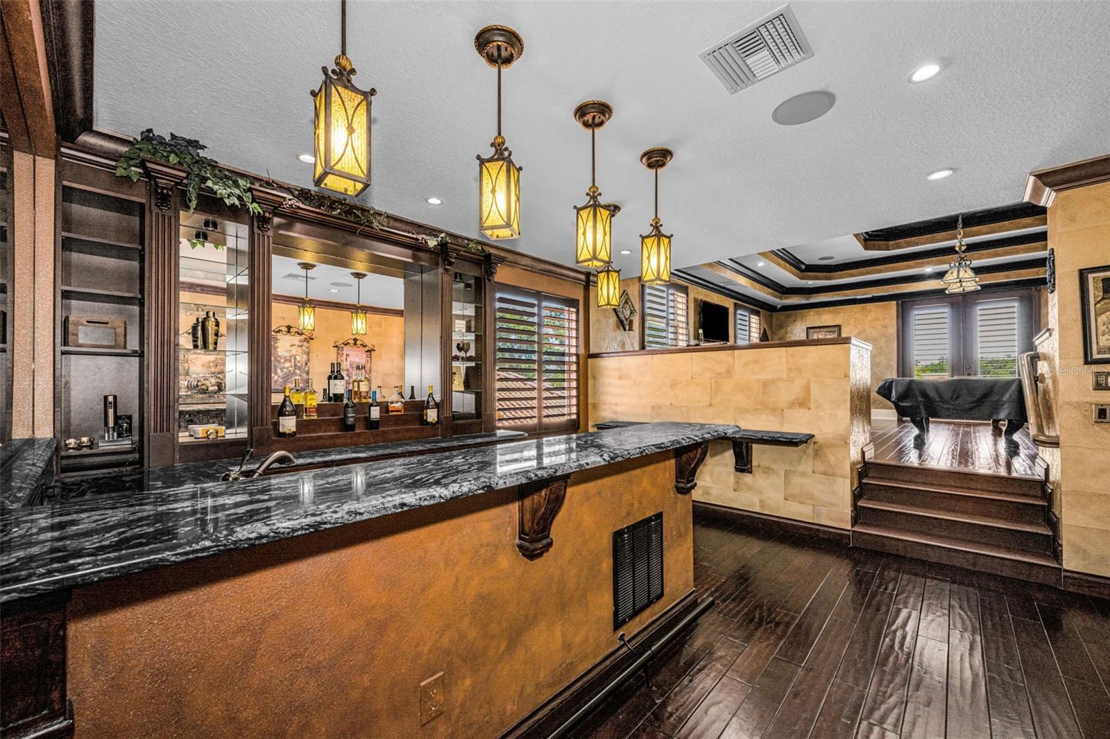 CHAMPIONS CLUB - Residential