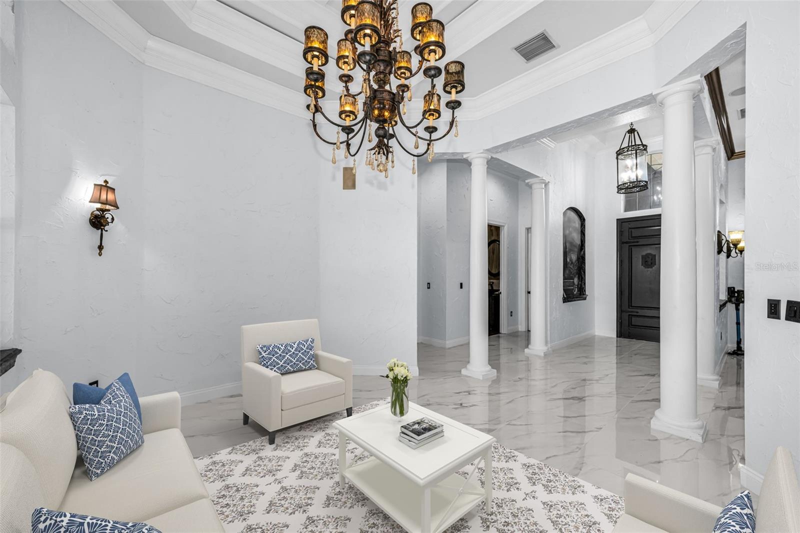 CHAMPIONS CLUB - Residential