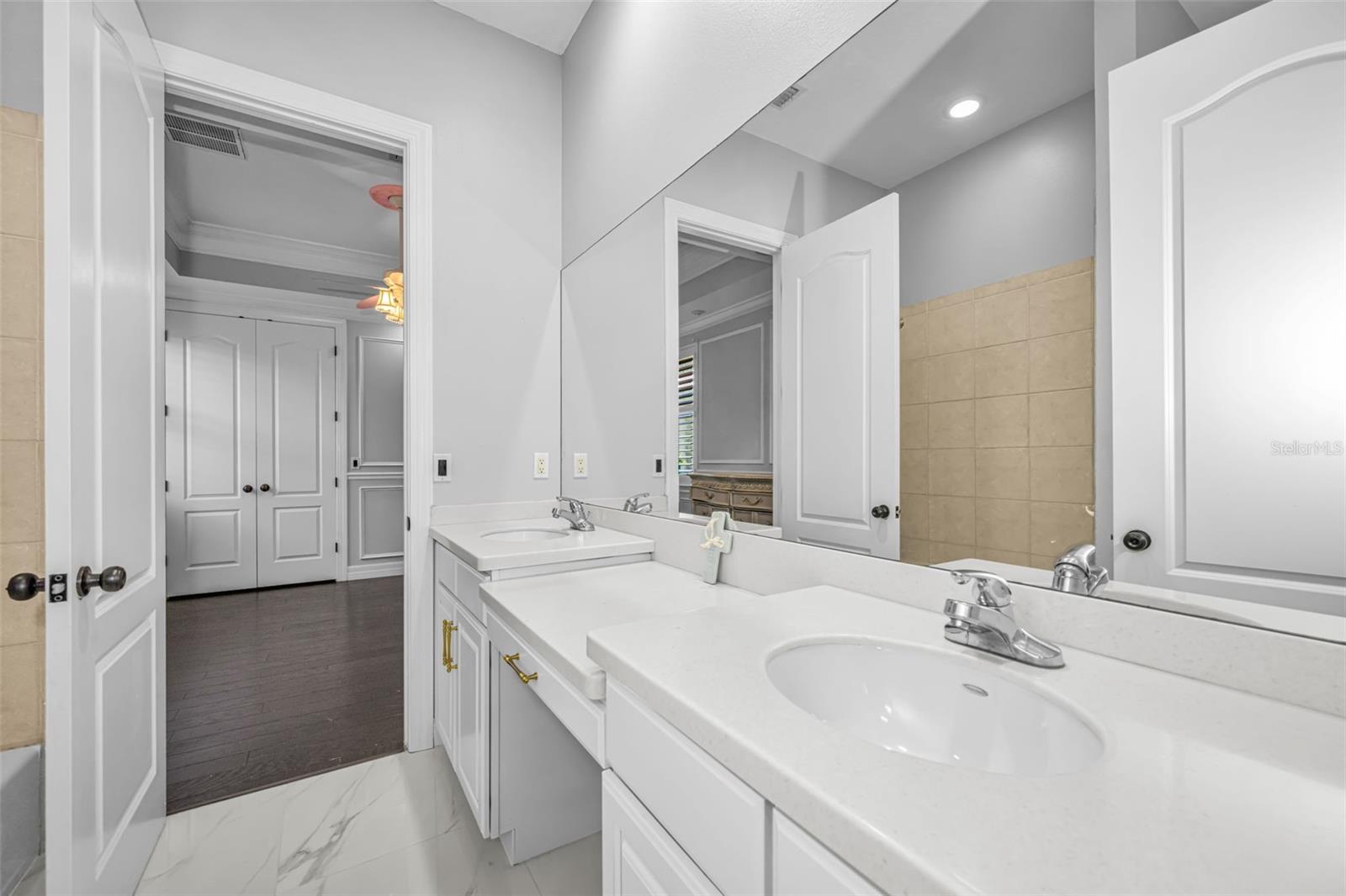 CHAMPIONS CLUB - Residential