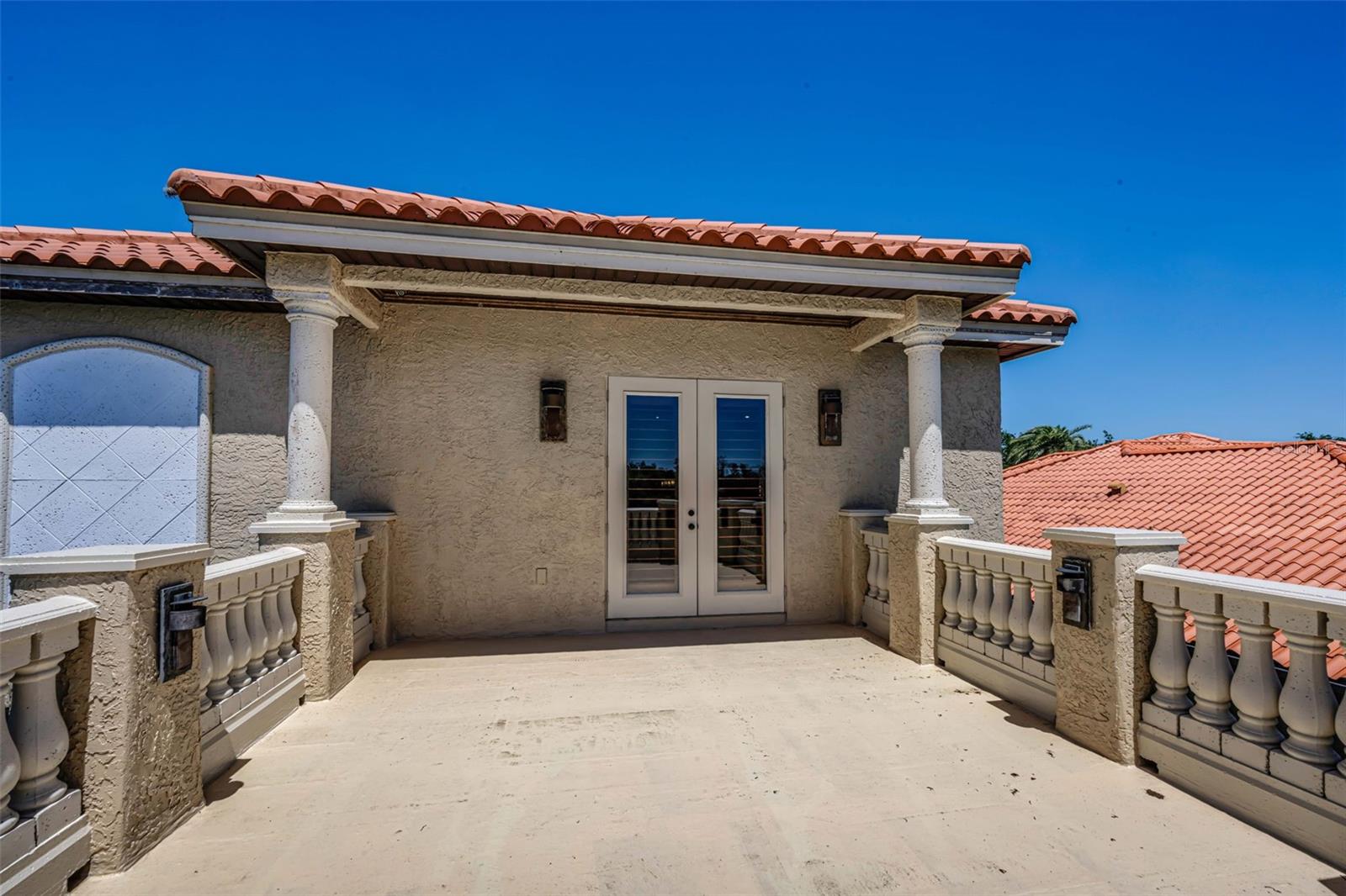 CHAMPIONS CLUB - Residential