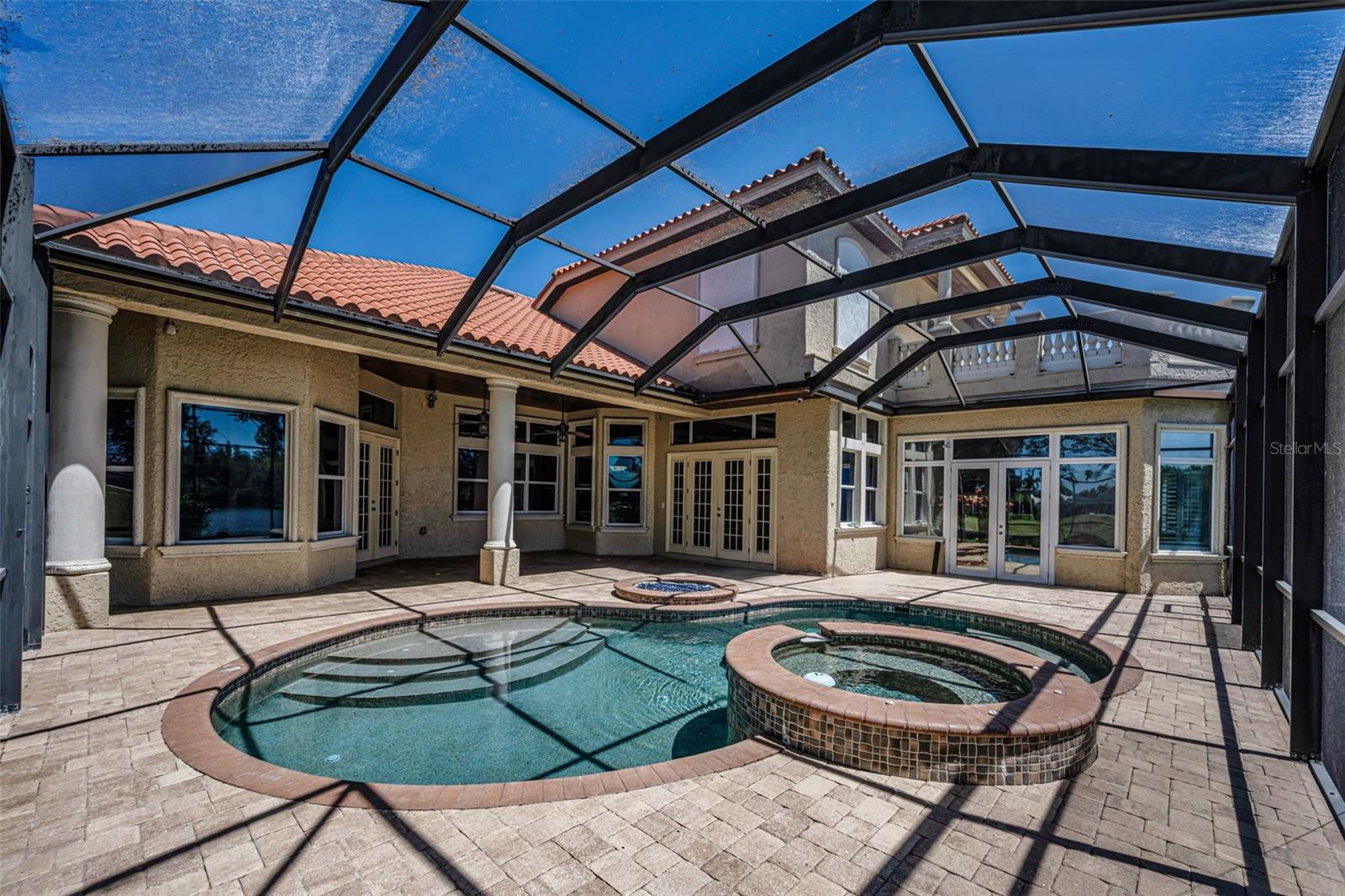 CHAMPIONS CLUB - Residential