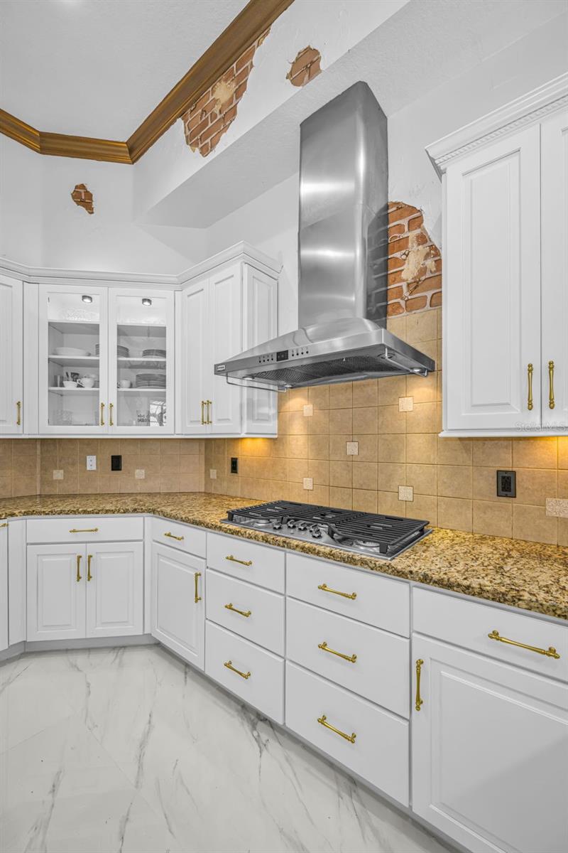 CHAMPIONS CLUB - Residential