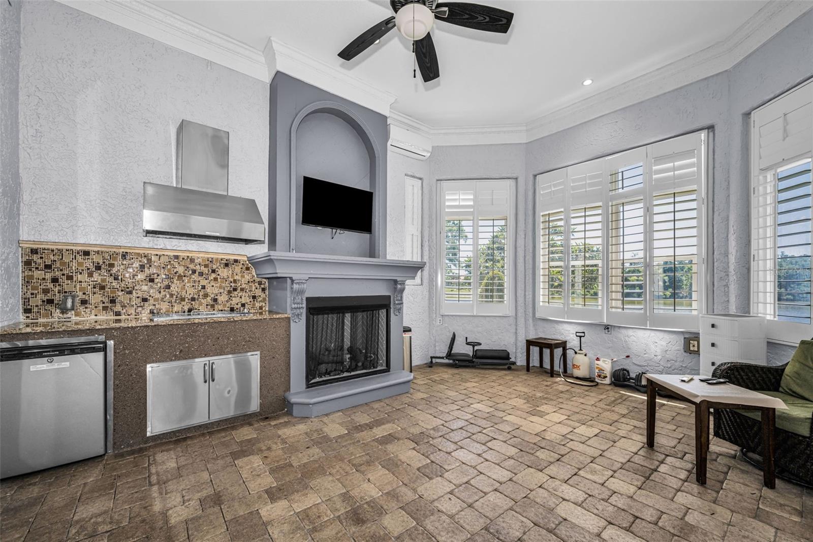 CHAMPIONS CLUB - Residential