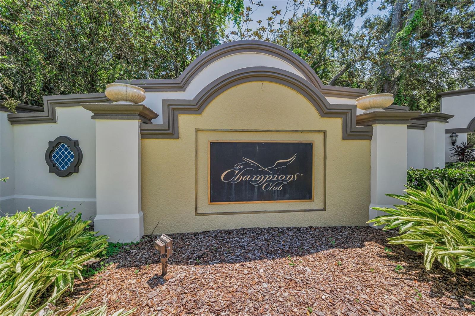 CHAMPIONS CLUB - Residential