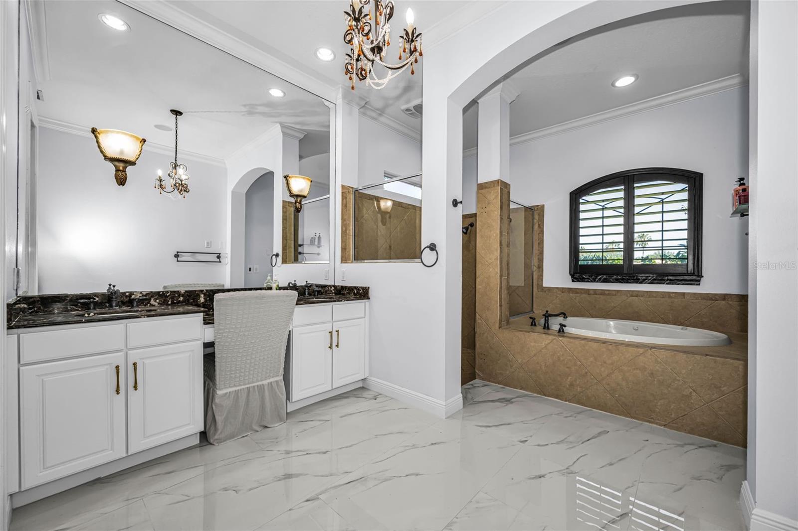 CHAMPIONS CLUB - Residential