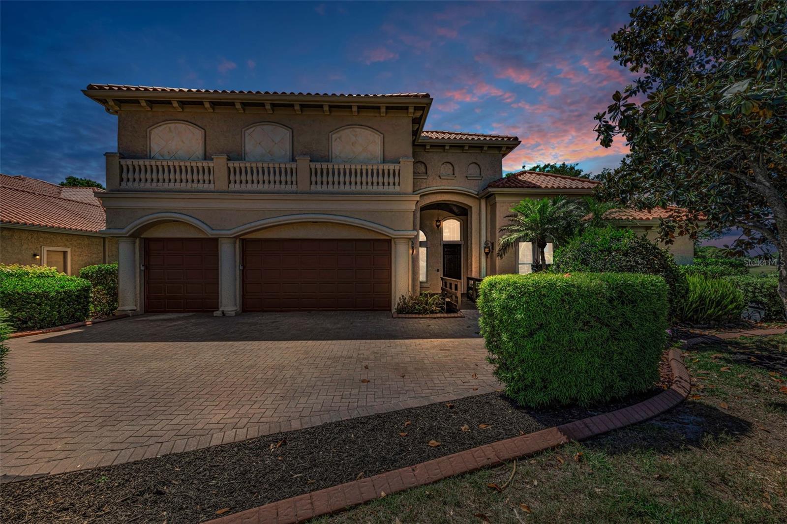 CHAMPIONS CLUB - Residential