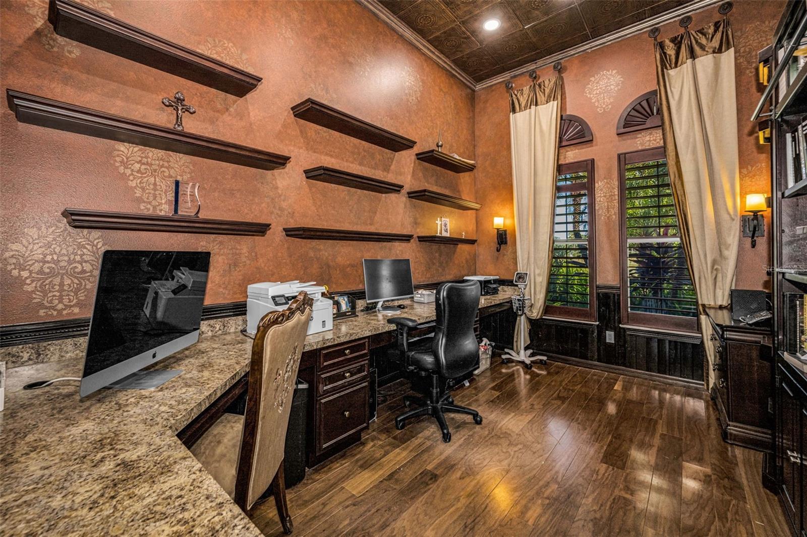 CHAMPIONS CLUB - Residential