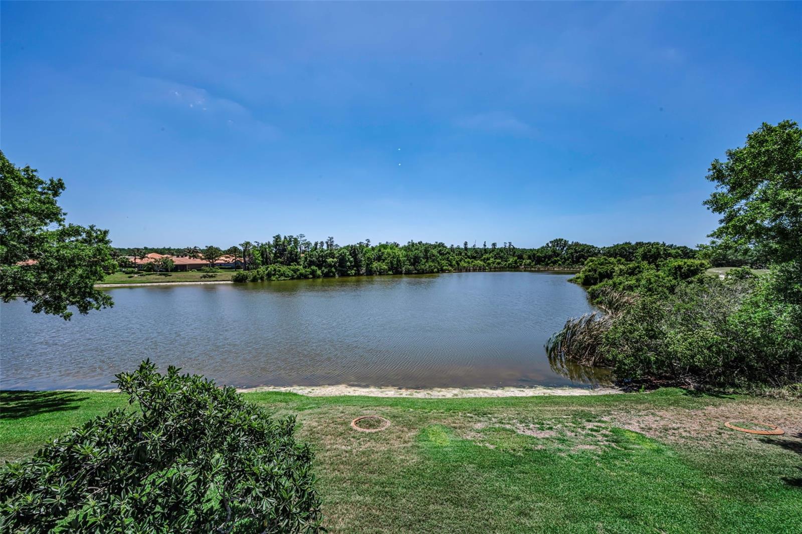 CHAMPIONS CLUB - Residential