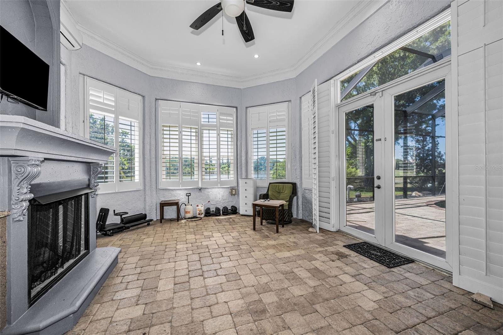 CHAMPIONS CLUB - Residential