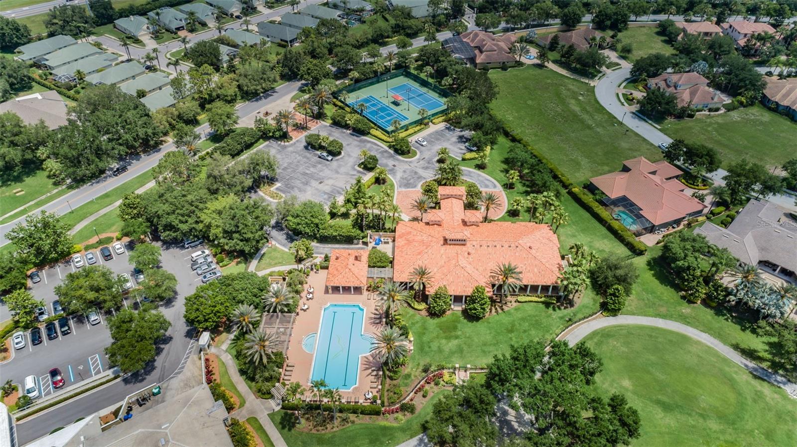 CHAMPIONS CLUB - Residential