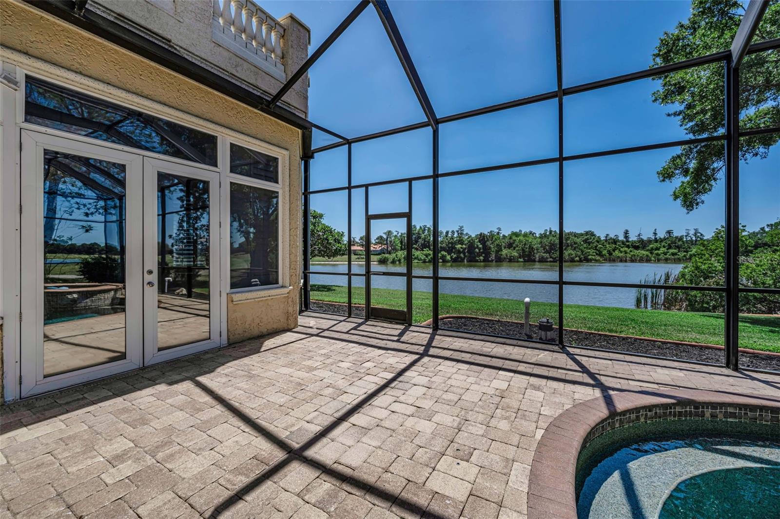 CHAMPIONS CLUB - Residential