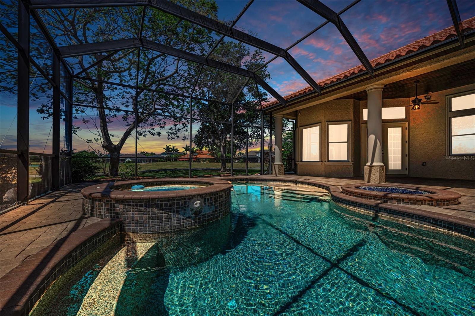 CHAMPIONS CLUB - Residential