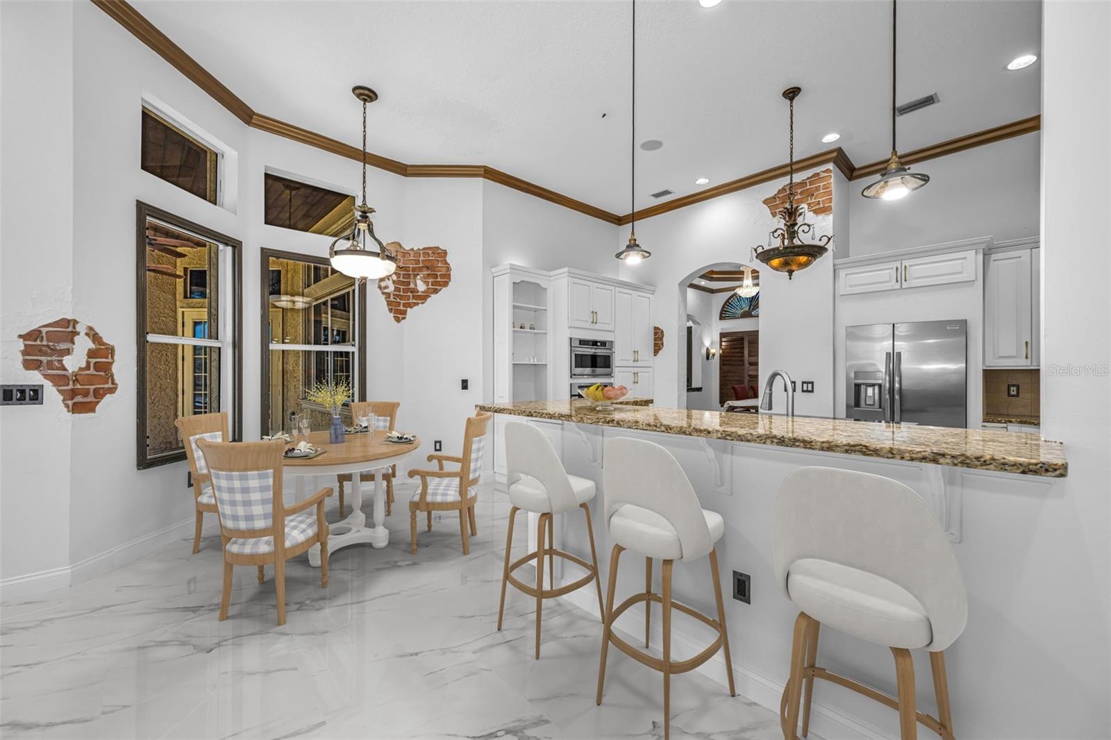 CHAMPIONS CLUB - Residential