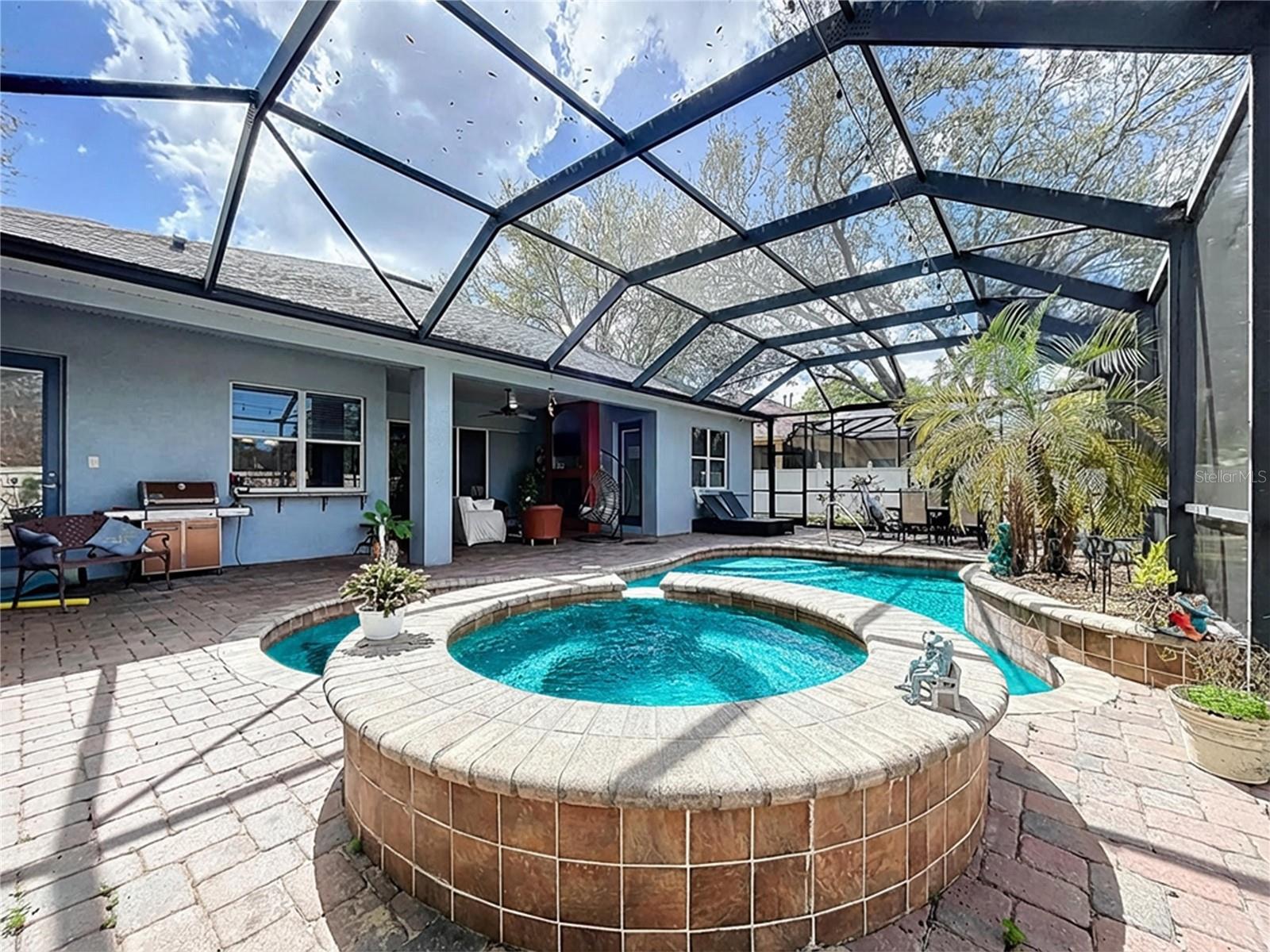 VINEYARDS - Residential