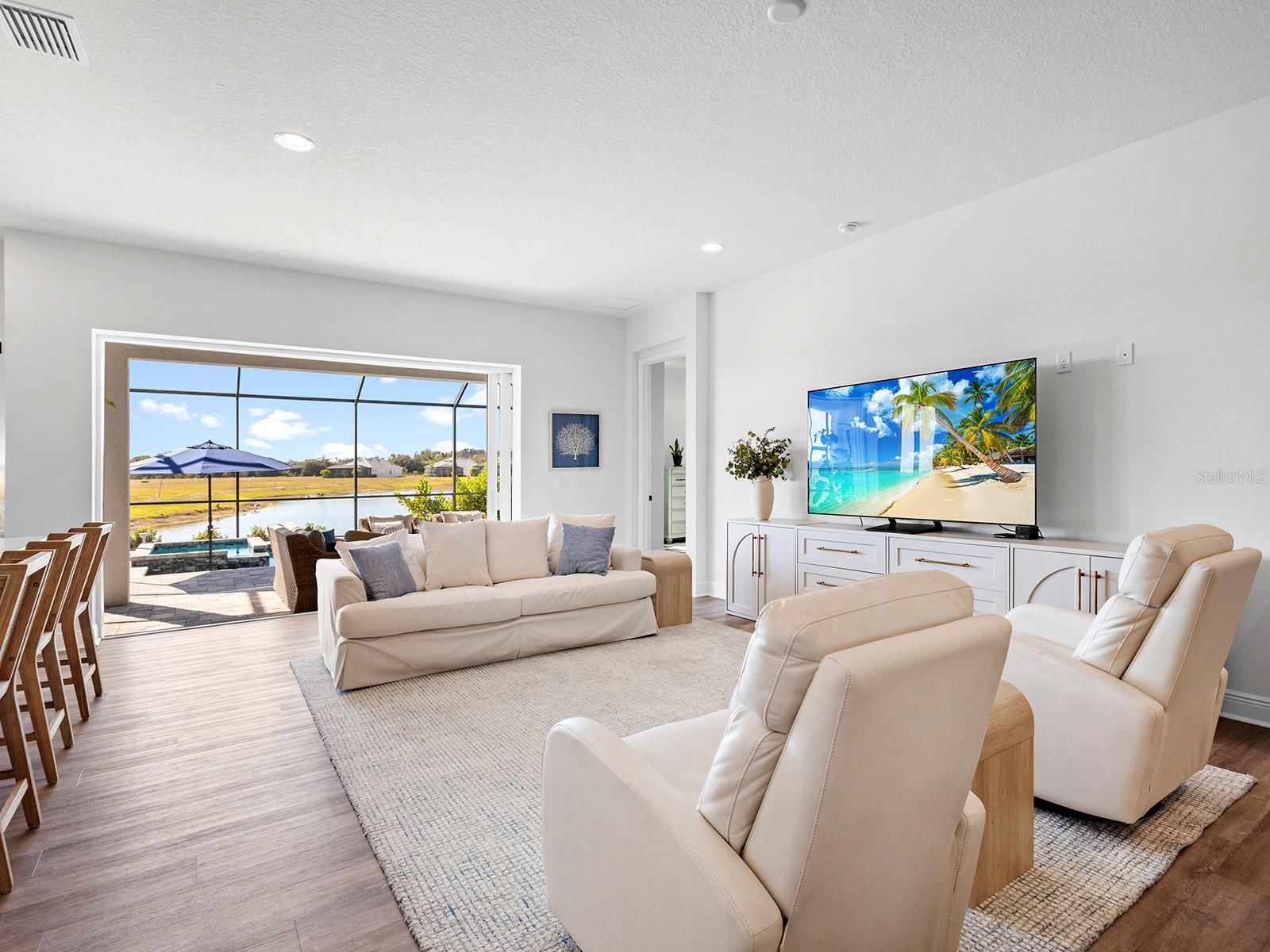 WATERCOLOR PLACE - Residential