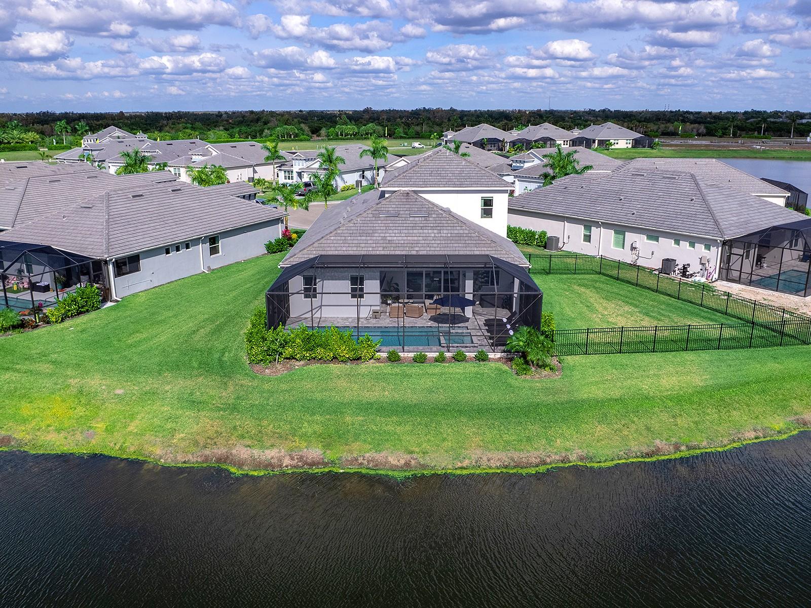 WATERCOLOR PLACE - Residential