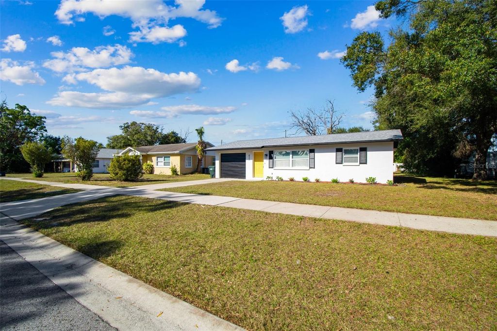 Photo of 822 3rd Avenue NW, Largo, FL 33770 (MLS # TB8462051)