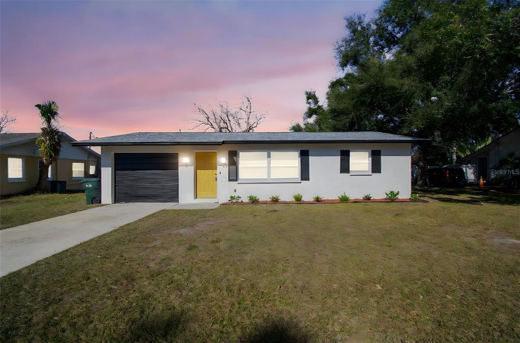 Photo of 822 3rd Avenue NW, Largo, FL 33770 (MLS # TB8462051)