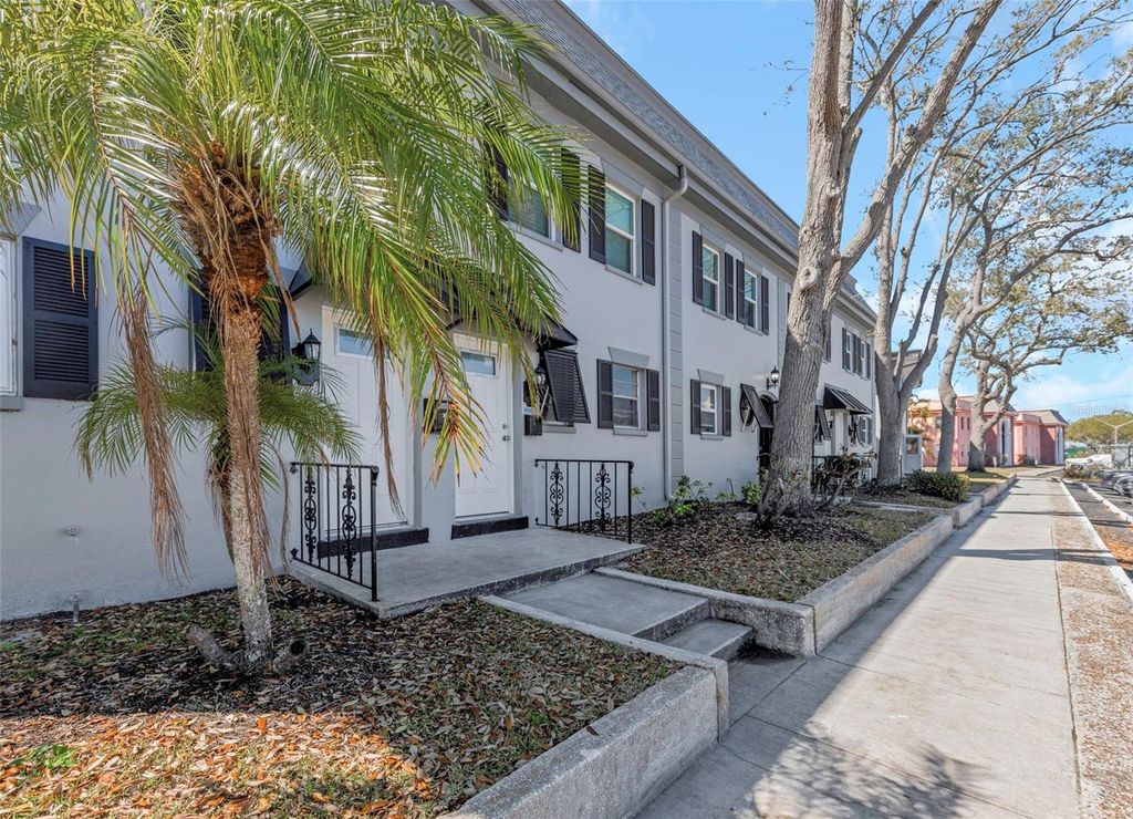 Photo of 6976 Sunset Drive S #6976, St Petersburg, FL 33707 (MLS # TB8482605)