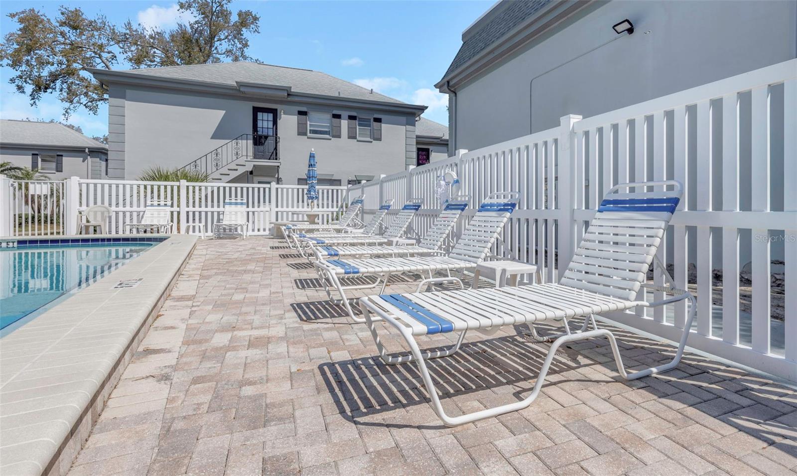 LES CHATEAUX CONDO - Residential